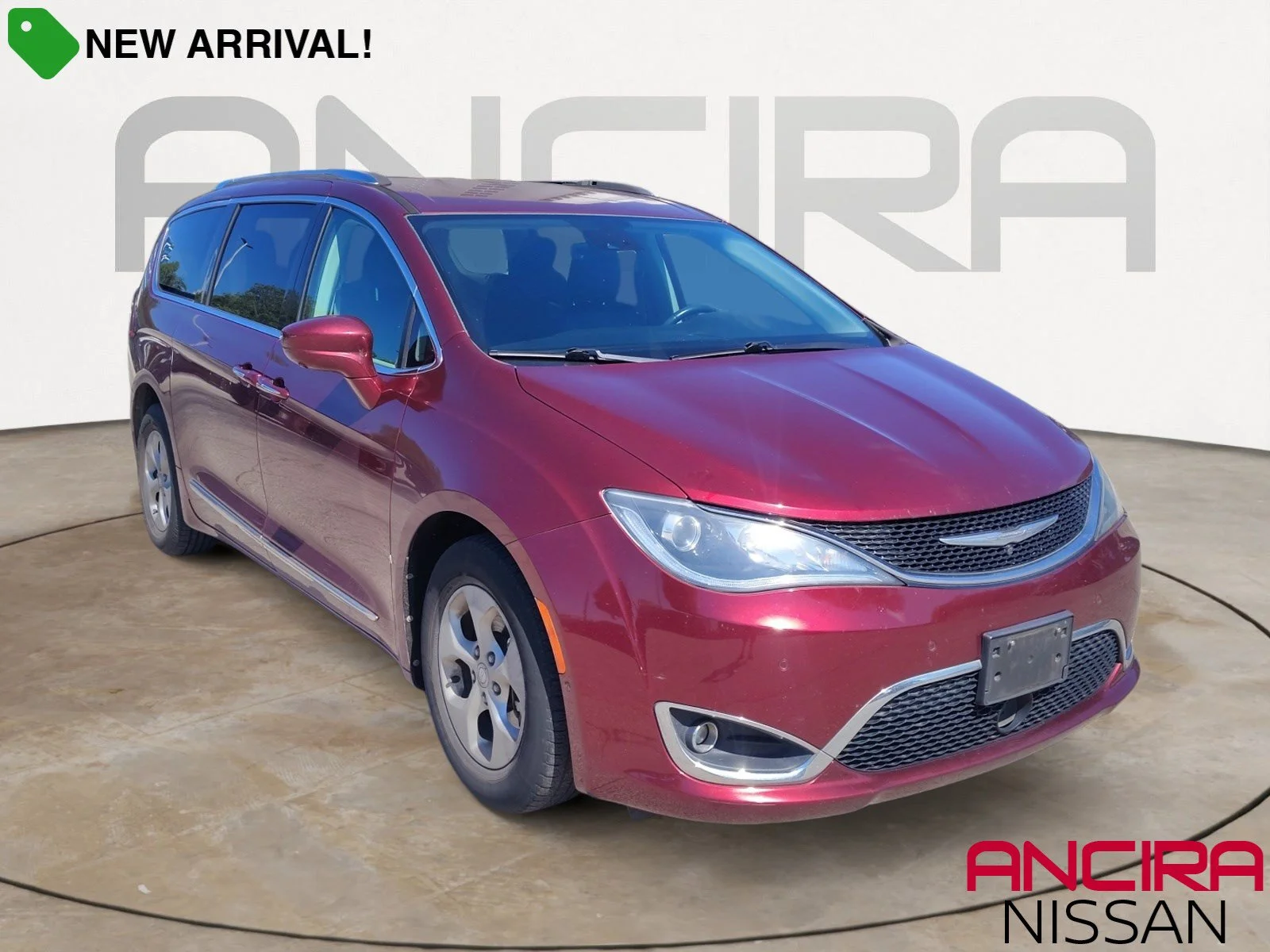 2017 Chrysler Pacifica Touring-L Plus's photo