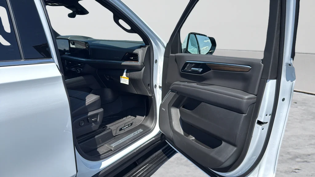 New 2026 Polar White Tricoat Chevrolet High Country image 23