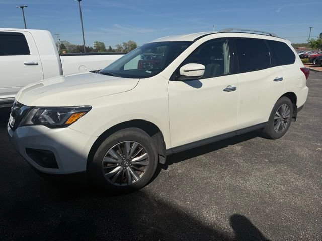 2019 Nissan Pathfinder S 4WD's photo