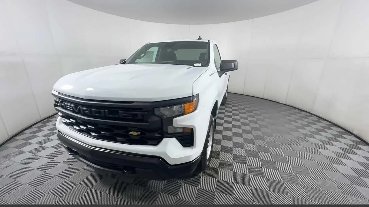 New 2026 Summit White Chevrolet WT image 6