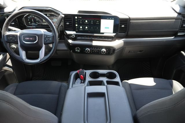 Used 2022 Silver GMC Elevation image 20