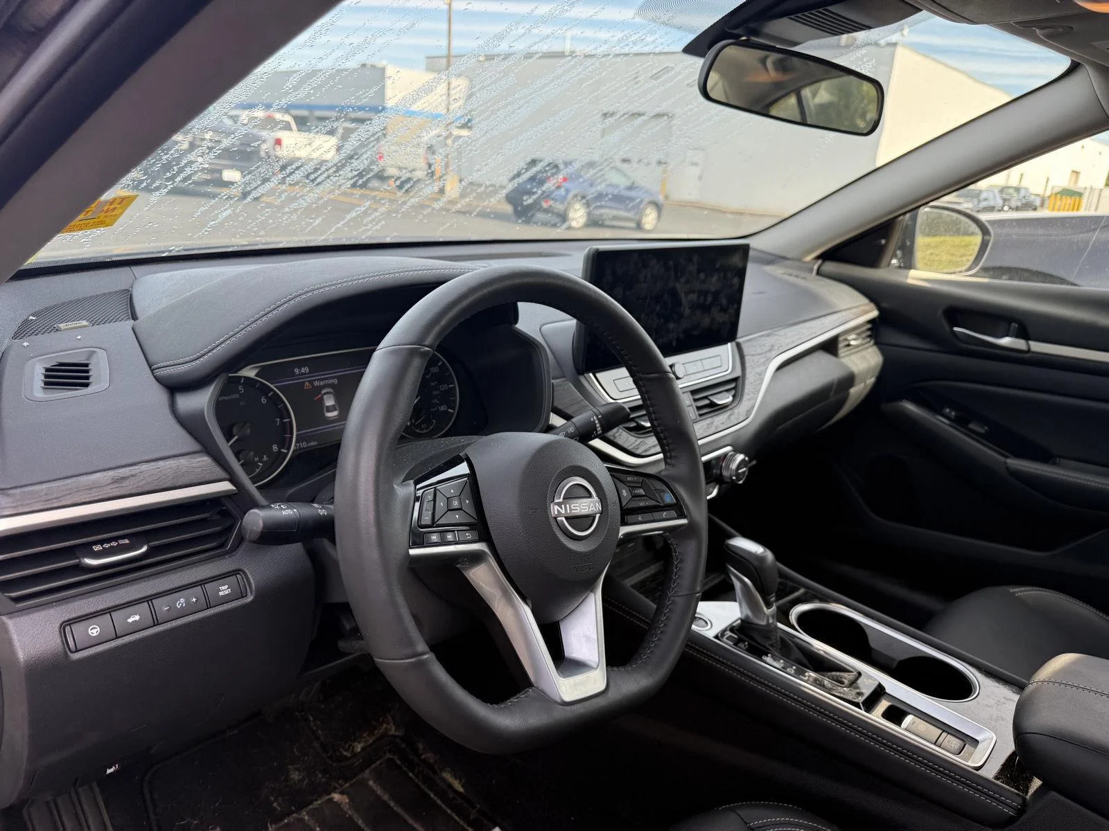 Used 2025 Super Black Nissan SL image 8