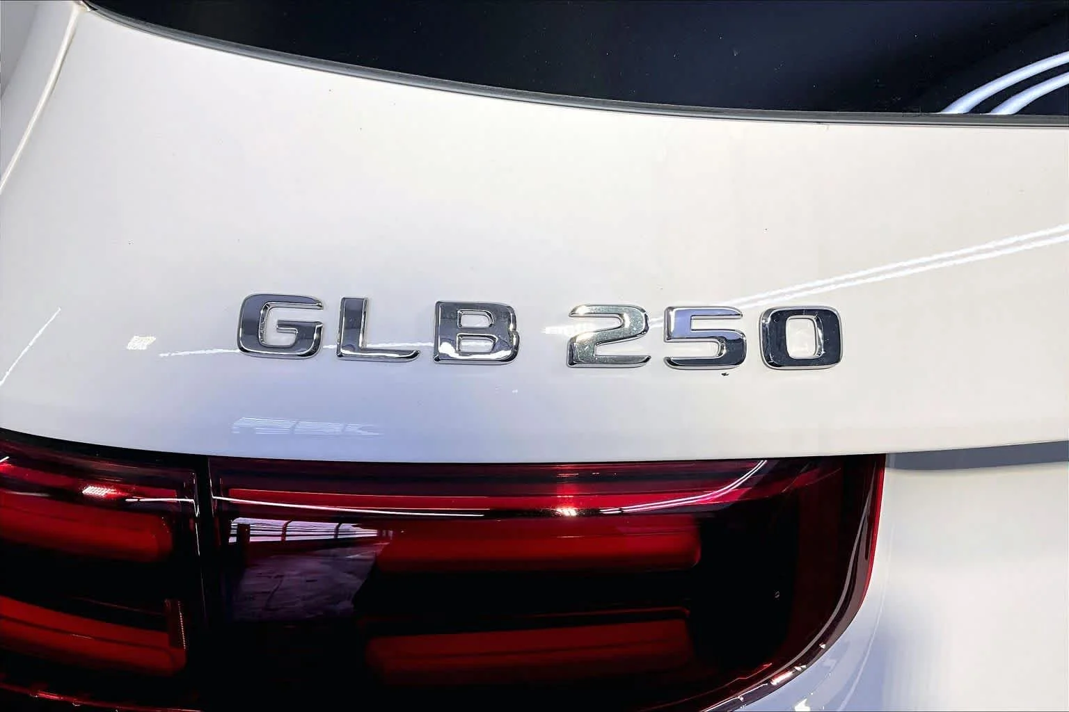 New 2026 Polar White Mercedes-Benz GLB 250 image 6