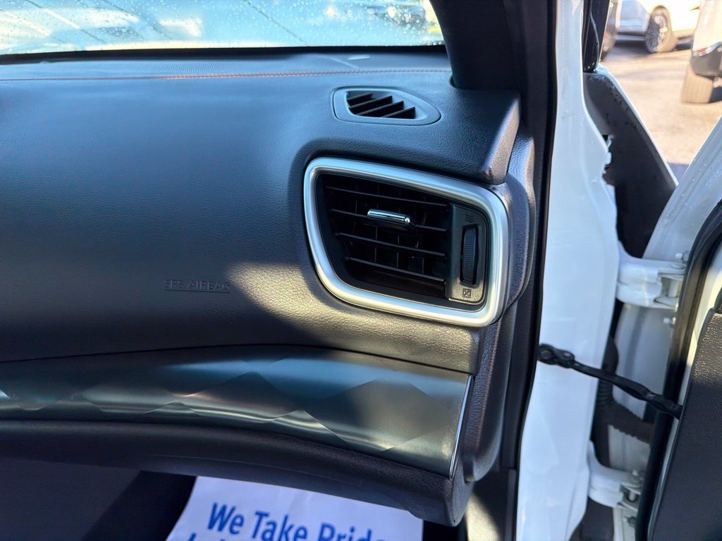 Used 2019 White Nissan SR image 18
