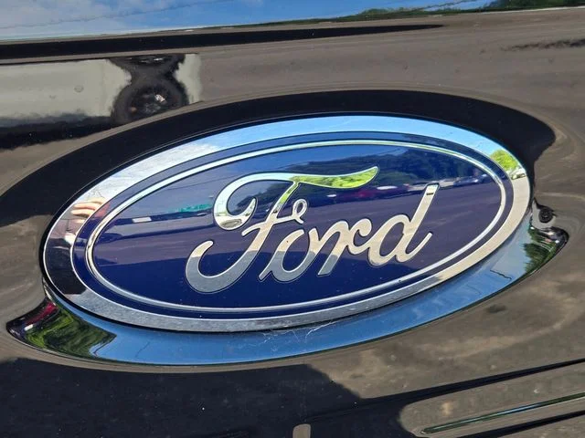 Used 2021 Black Ford XL image 16