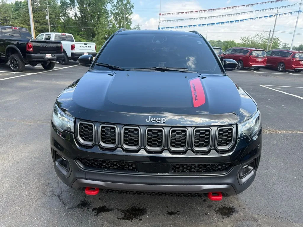 Used 2024 Black Jeep Trailhawk image 3