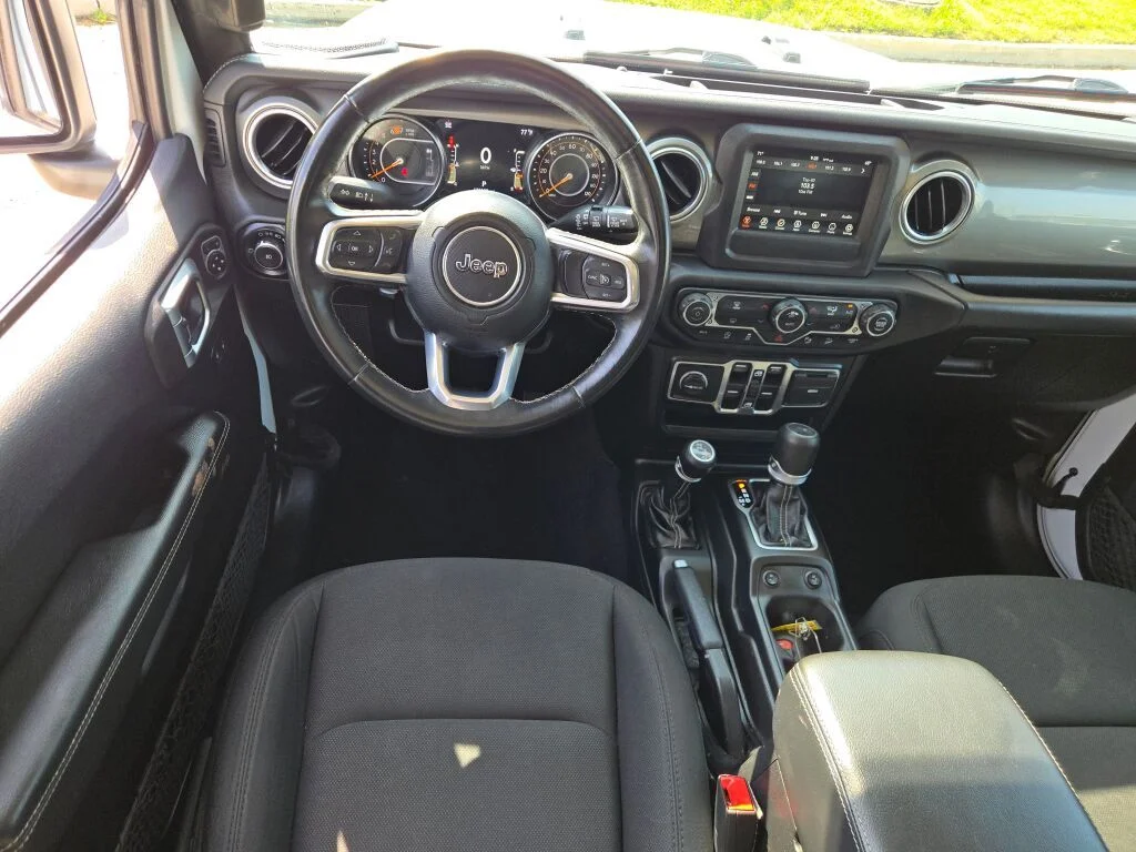 Used 2019 White Jeep Unlimited Sahara image 2