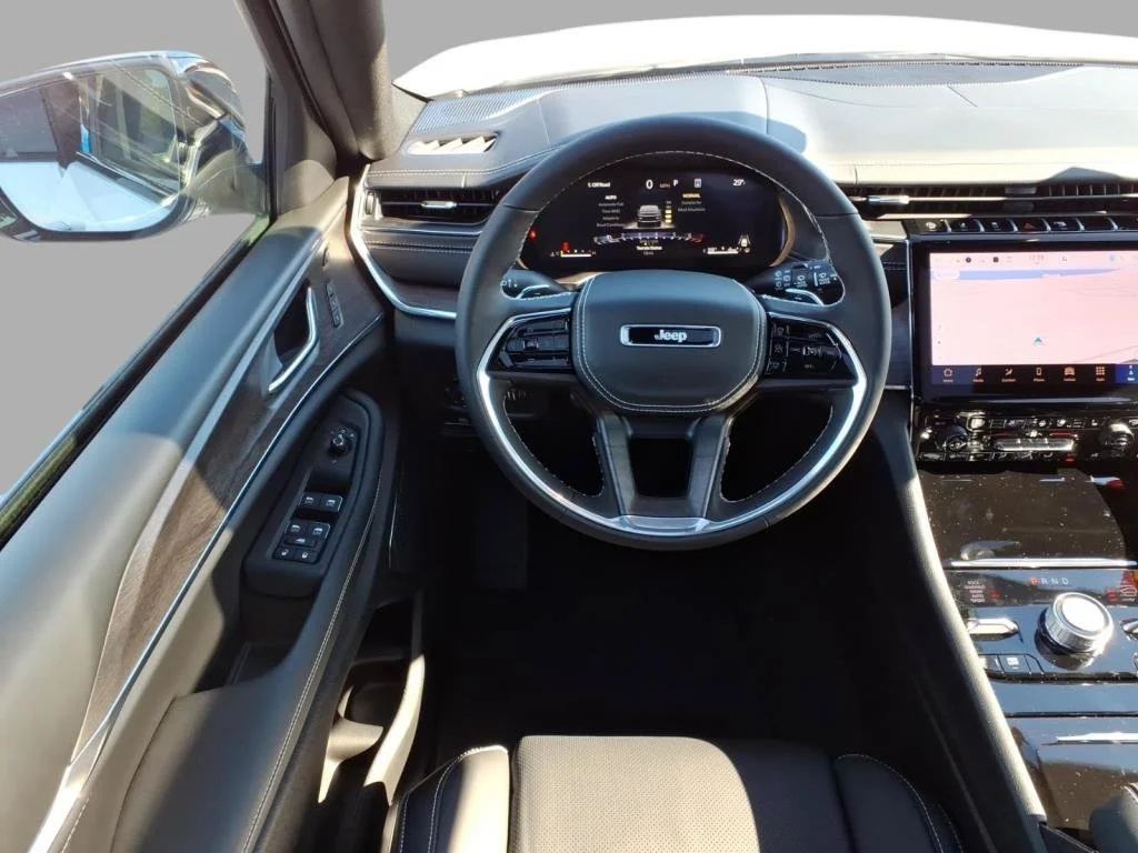 2025 Jeep Grand Cherokee Overland - Photo 10