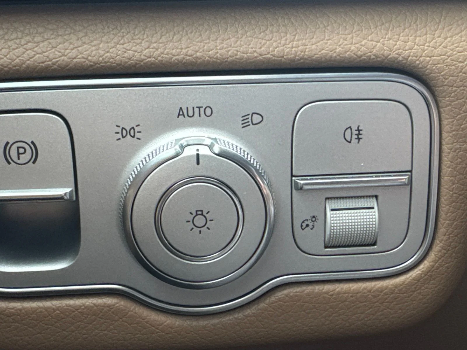 Used 2025 Black Mercedes-Benz GLS 450 image 24