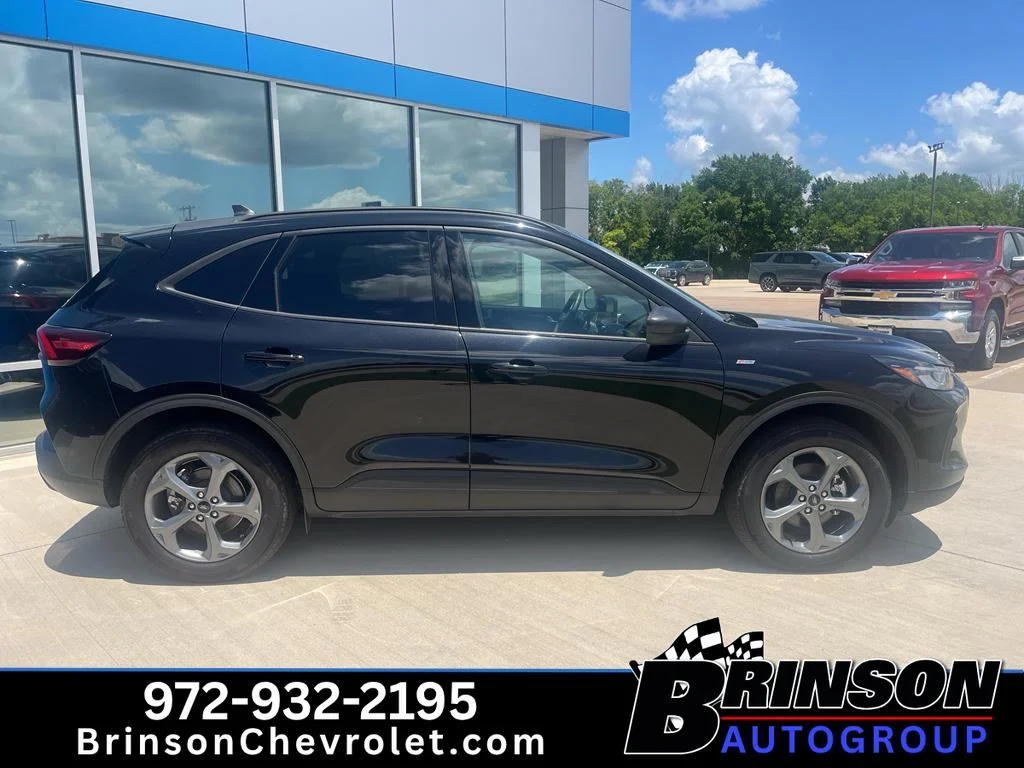 Used 2025 Agate Black Metallic Ford ST-Line image 4