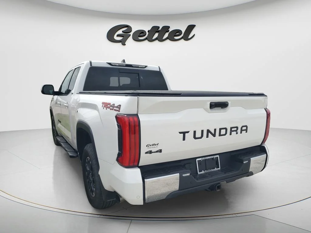 Used 2022 White Toyota SR5 image 5