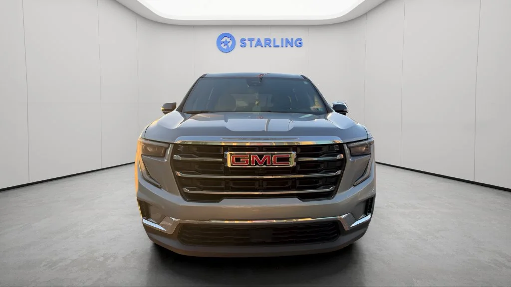 Used 2025 Sterling Metallic GMC Elevation image 5