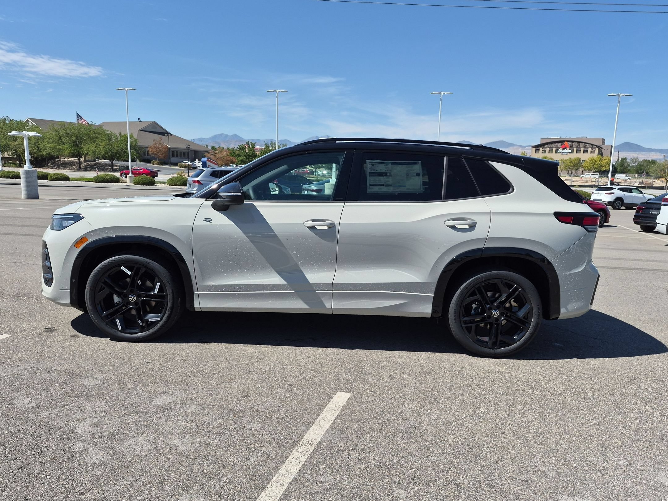 New 2026 Sandstone w/Deep Black Roof Volkswagen SE R-Line Black image 7