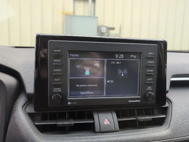 Used 2022 White Toyota XLE image 23