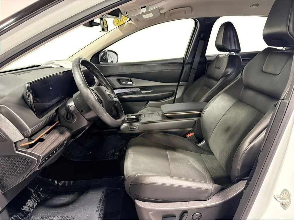 Used 2023 White Nissan ENGAGE e-4ORCE image 9