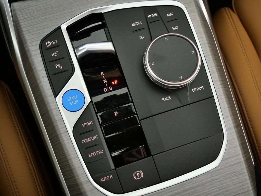 Used 2026 Black Sapphire Metallic BMW xDrive40 image 49