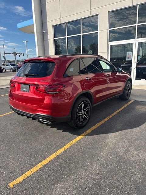 Used 2022 Red Mercedes-Benz GLC 300 image 4