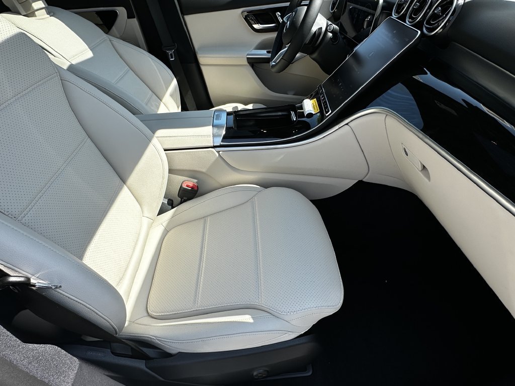 New 2027 Polar White Mercedes-Benz GLC 300 image 52