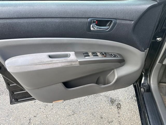 Used 2007  Toyota Base image 19