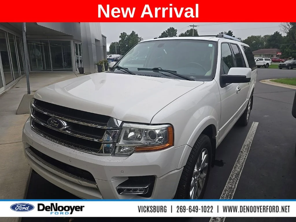 Used 2015  Ford Limited image 1