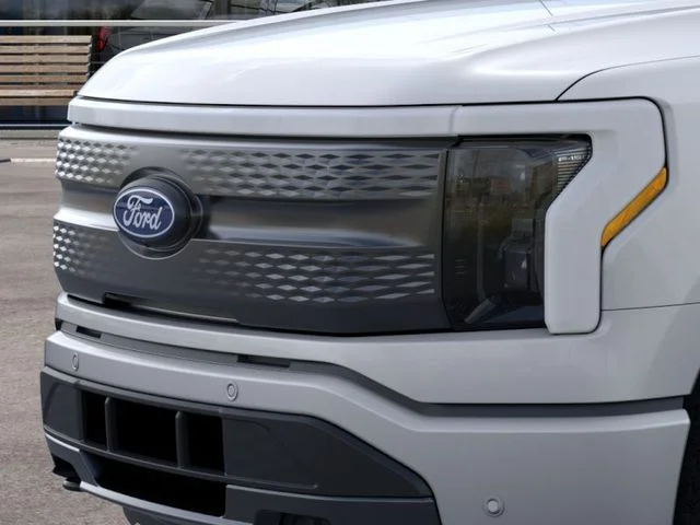 New 2025 Silver Metallic Ford Flash image 17