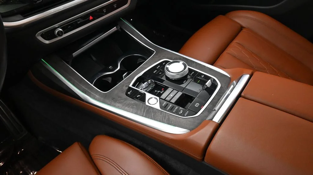 Certified Used 2025 Green BMW xDrive40i image 23