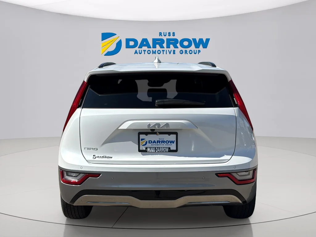 Used 2023 Snow White Pearl Kia Wave image 4