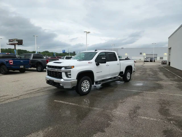 Used 2023 White Chevrolet LT image 3