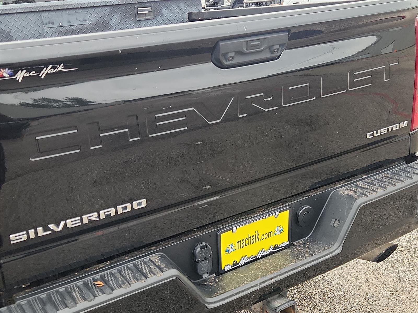 Used 2022 Black Chevrolet Custom image 28