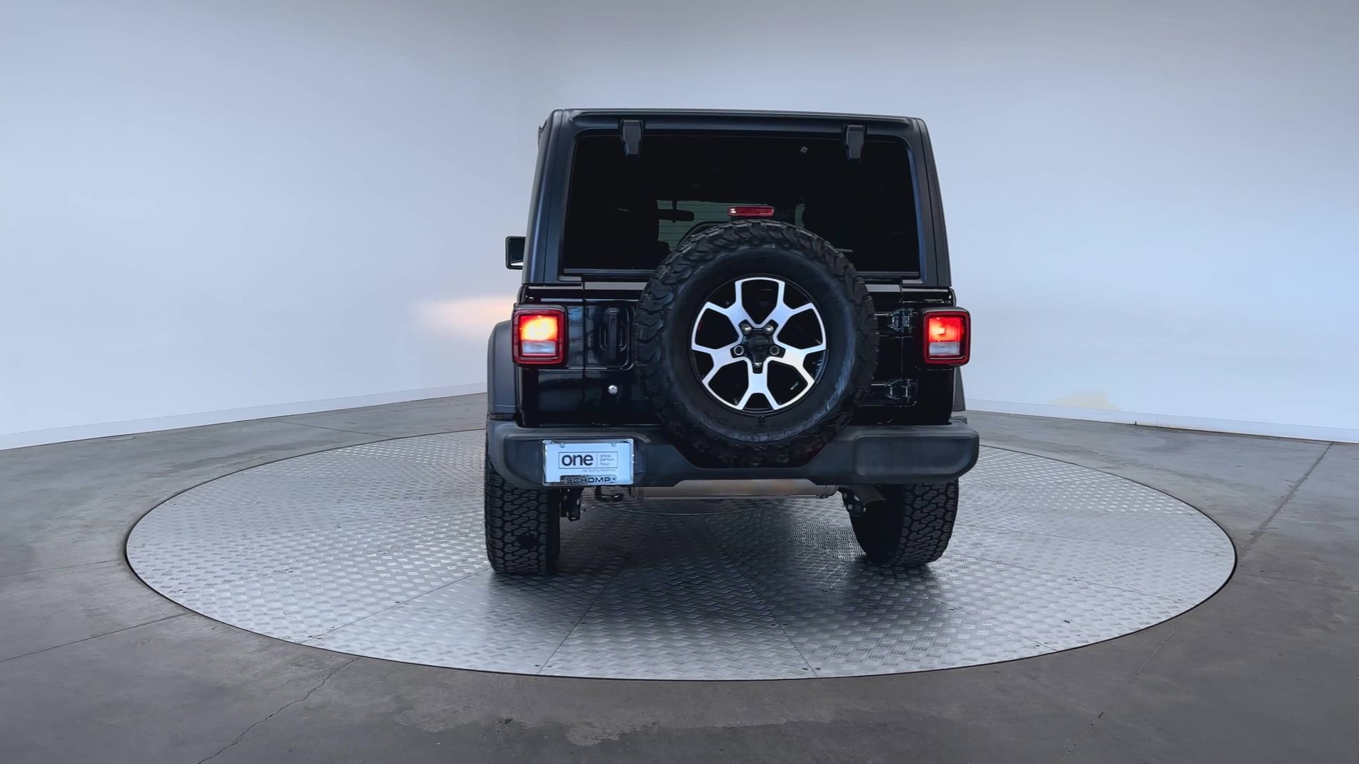 Used 2019 Black Clearcoat Jeep Sport S image 7