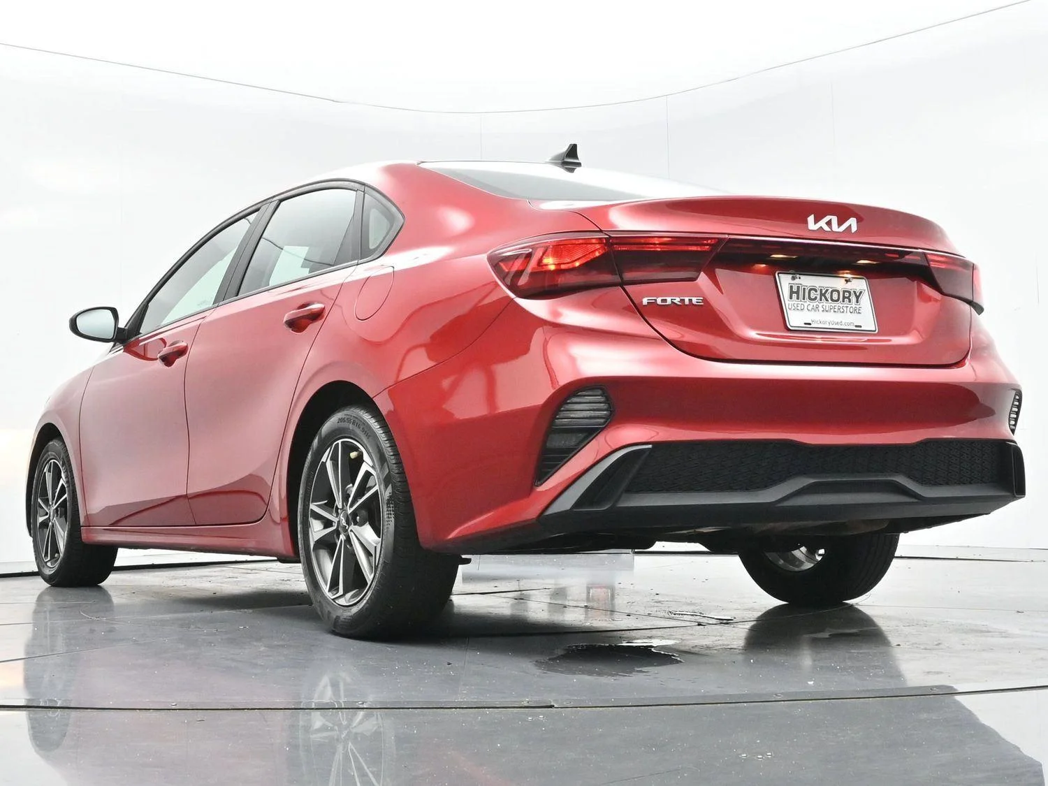Used 2022 Currant Red Kia LXS image 42