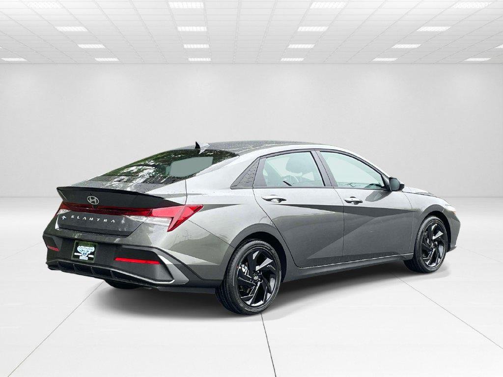 New 2026 Gray Hyundai SEL Sport Plus image 6