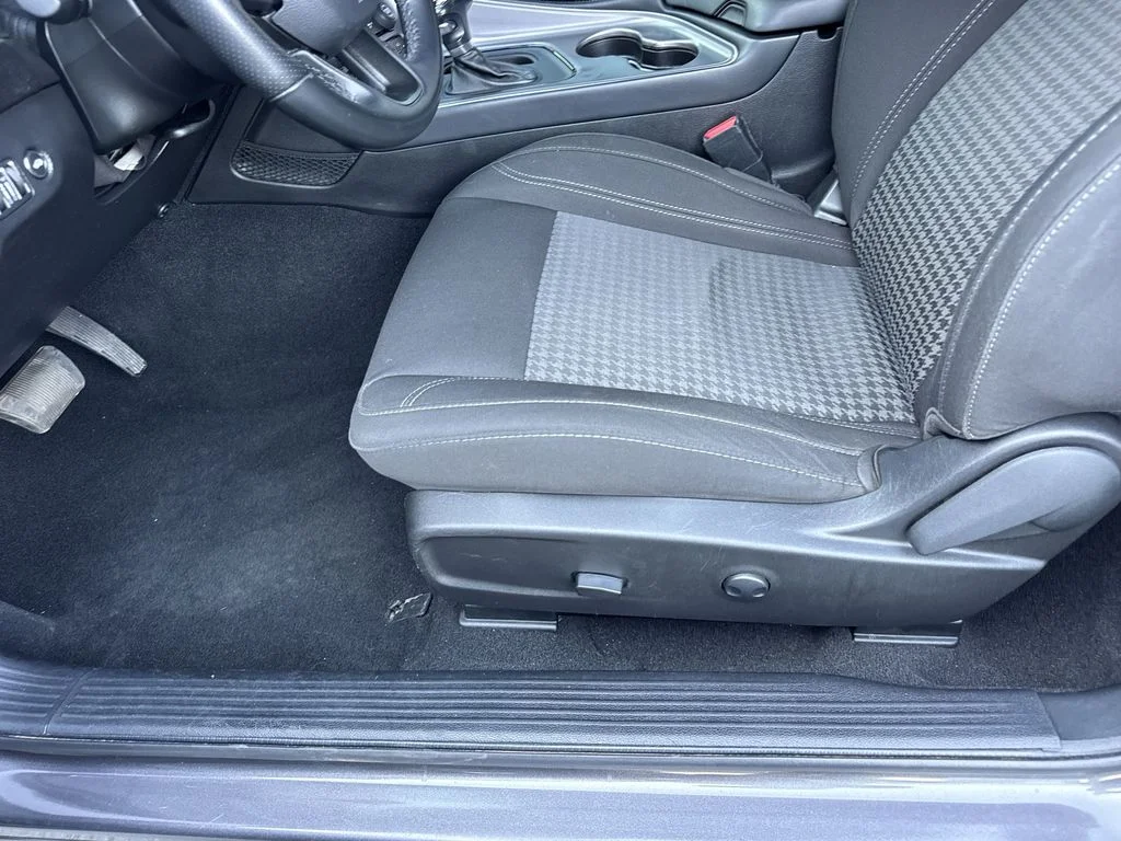 Used 2023 Gray Dodge SXT image 19