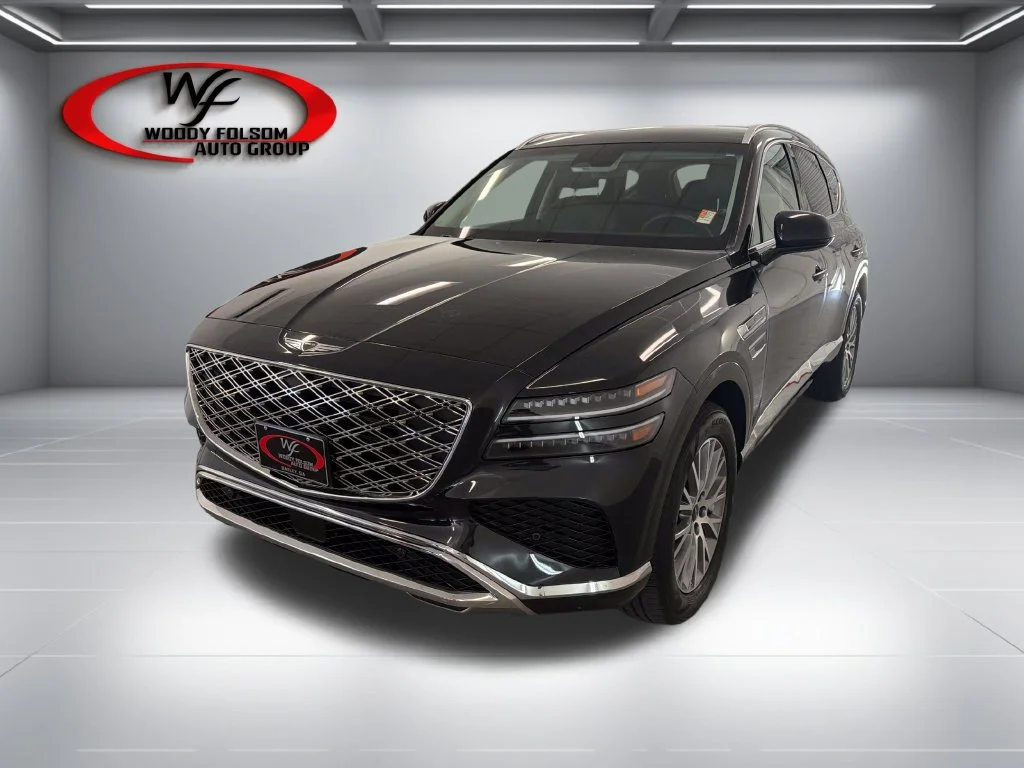 Used 2025 Black Genesis 2.5T image 3