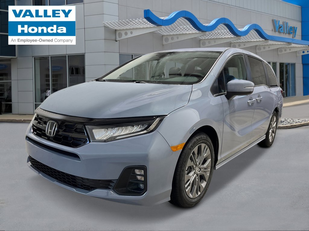 2026 Honda Odyssey Touring's photo