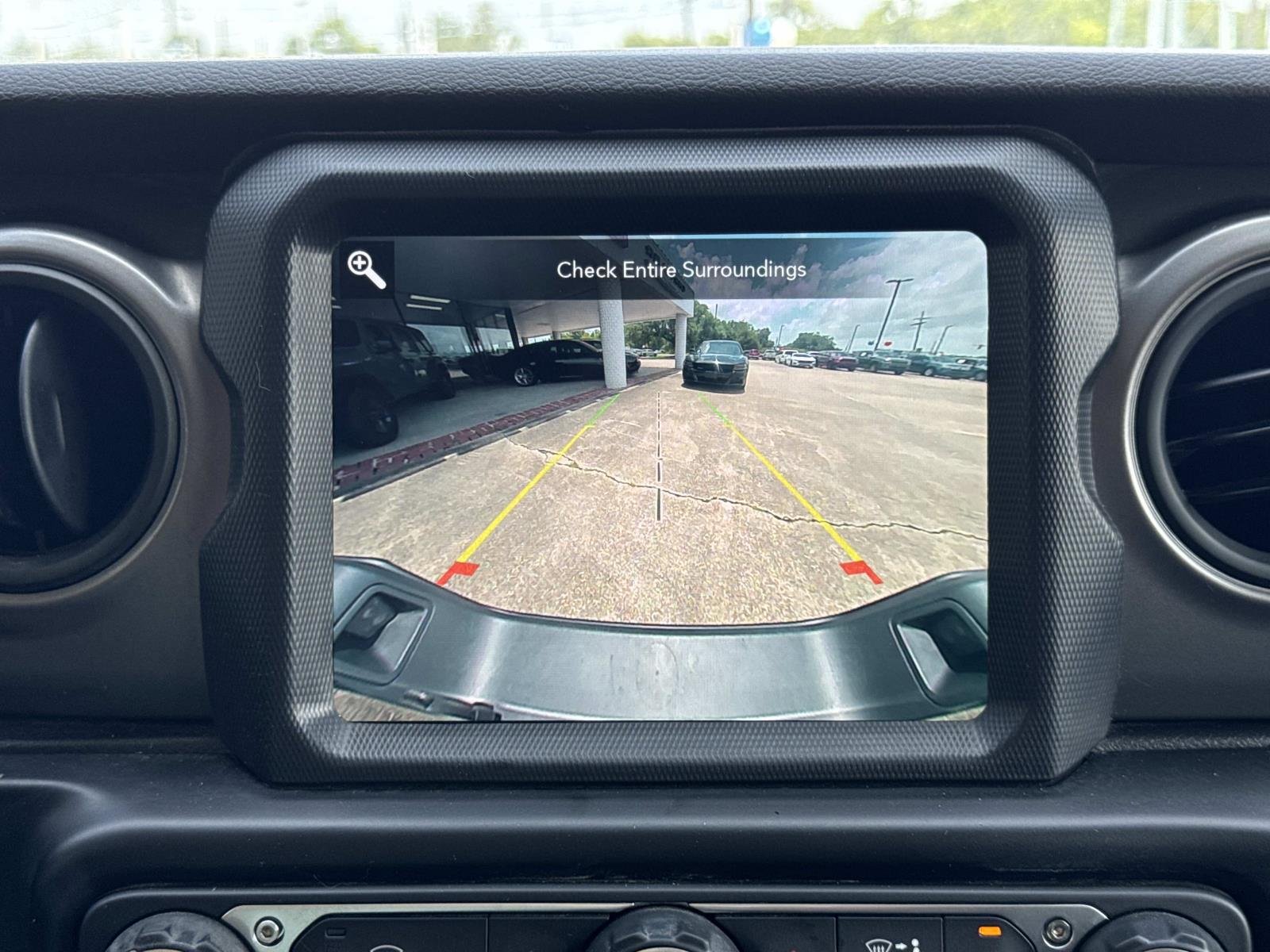 Used 2022 Black Jeep Sport S image 25
