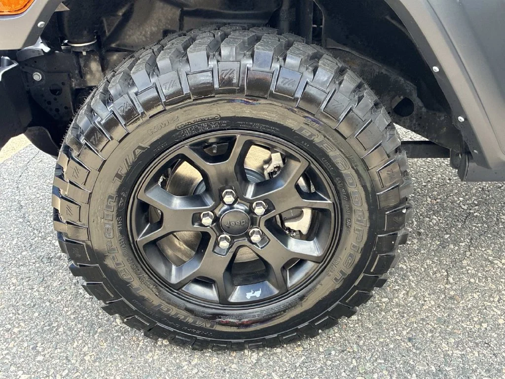 Certified Used 2022 Gray Jeep Unlimited Willys image 17