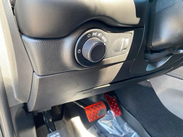 Used 2023 Gray Dodge SXT image 22