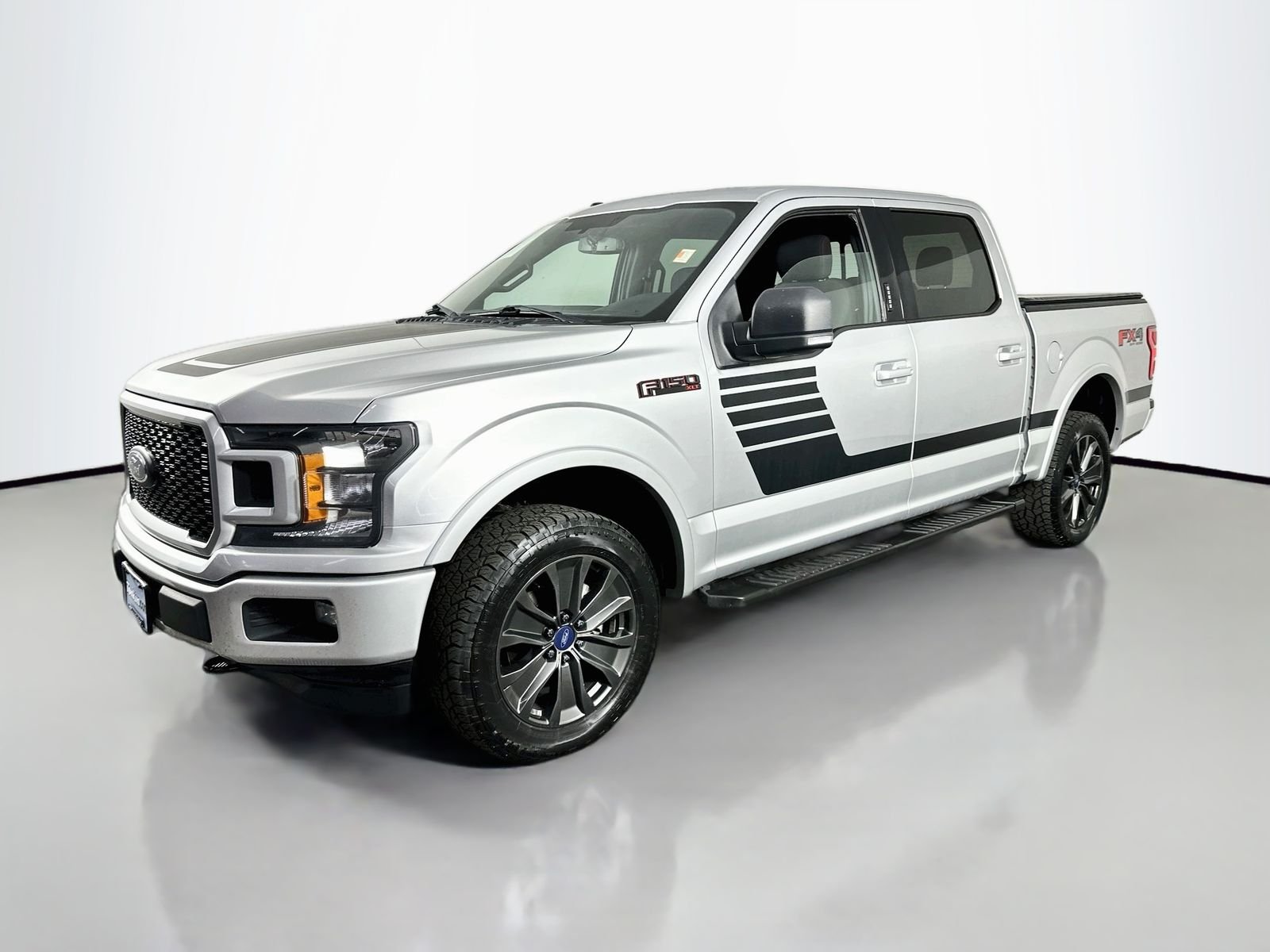 Used 2018 Ingot Silver Ford XLT image 4
