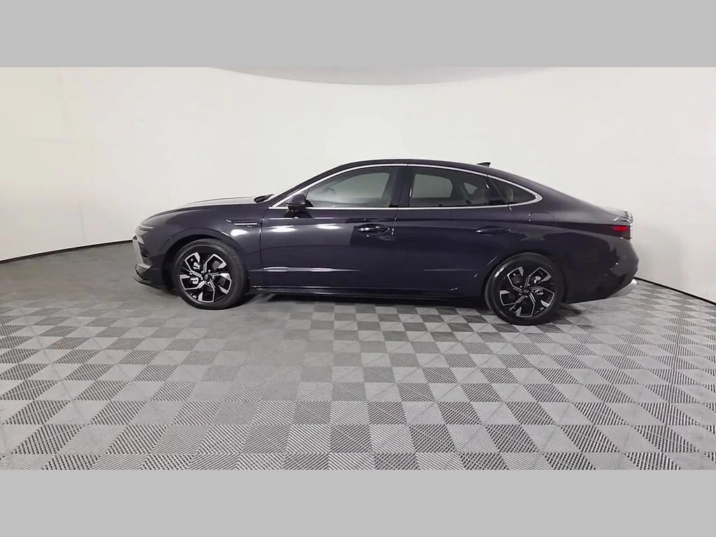 Used 2024 Carbon Blue Hyundai SEL image 47