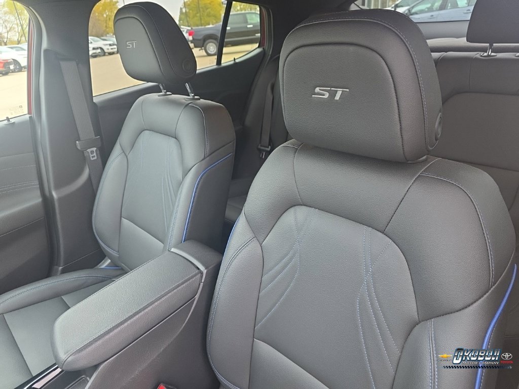 Used 2025 Red Buick Sport Touring image 21