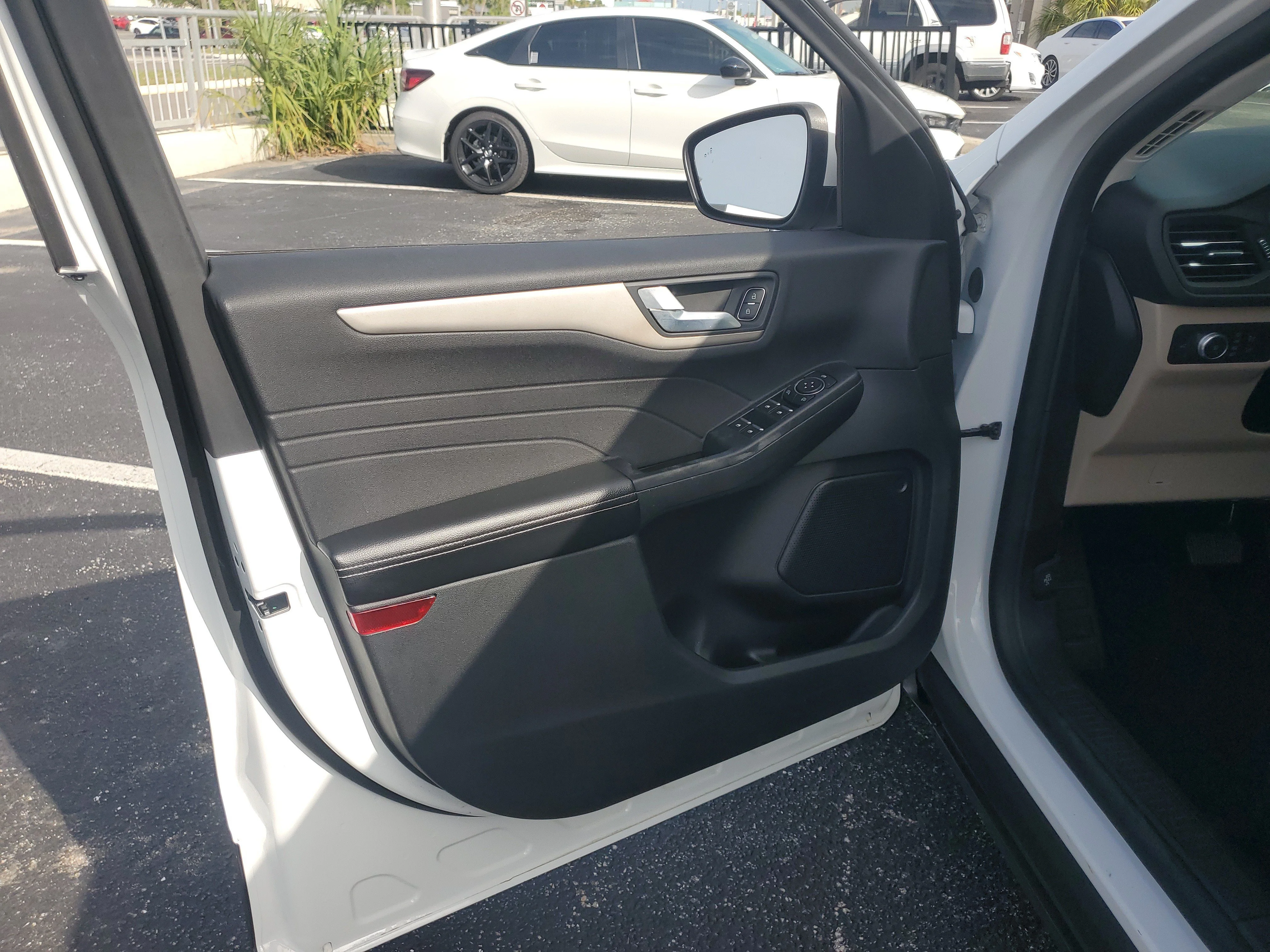 Used 2022 Oxford White Ford SEL image 21