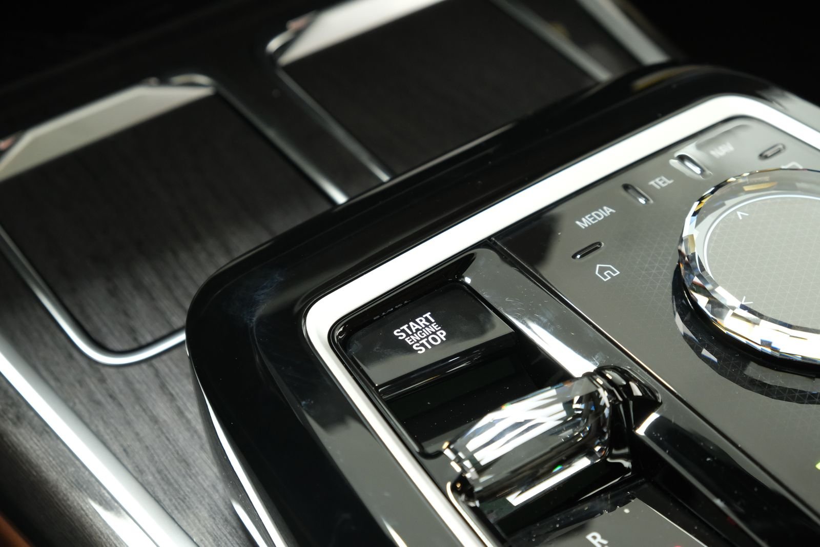 New 2026 Black Sapphire Metallic BMW 760i xDrive image 35
