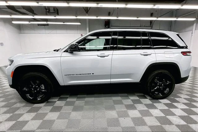 2024 Jeep Grand Cherokee Altitude - Photo 14