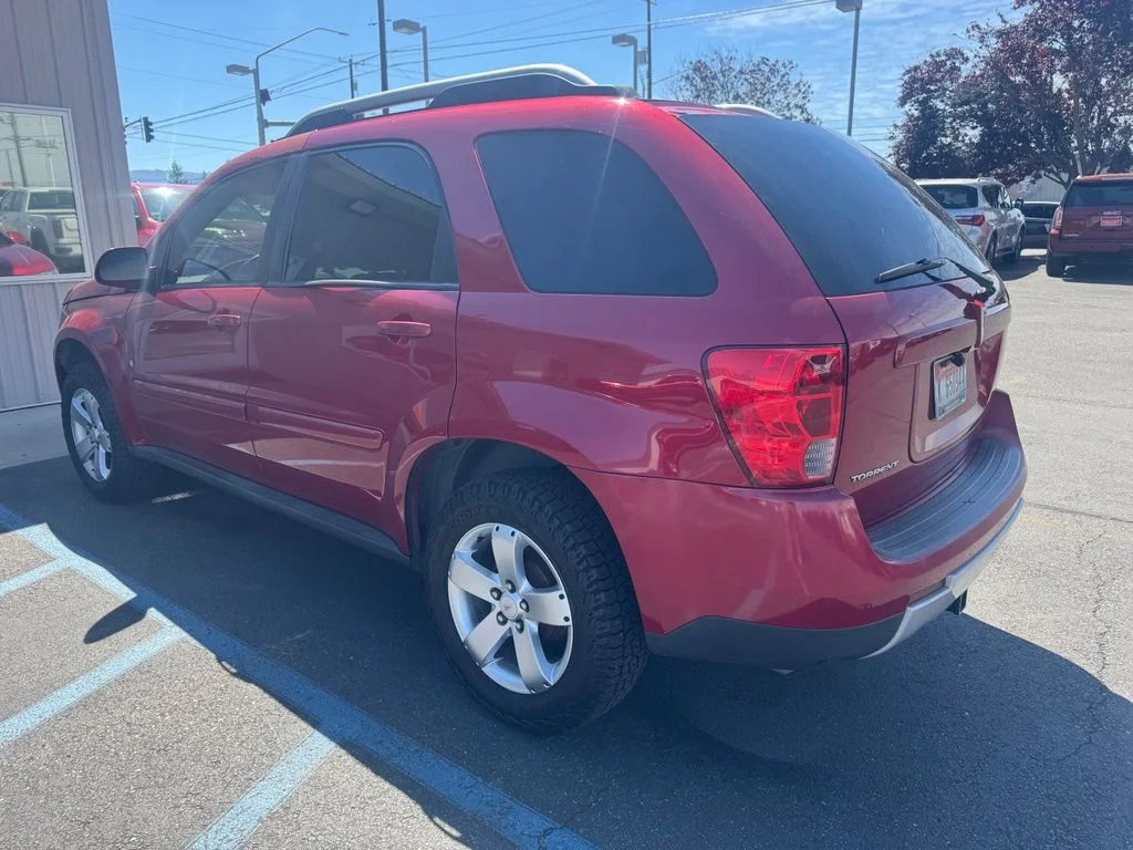 Used 2006 Red Pontiac Base image 3