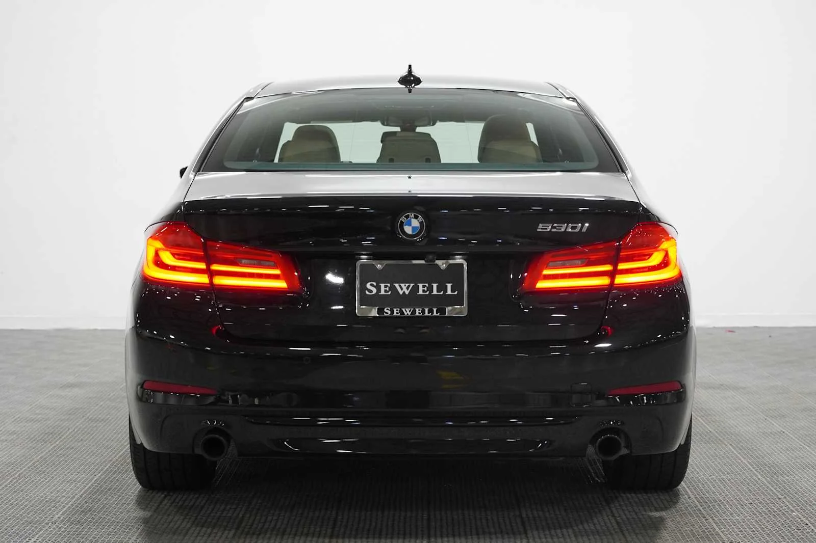 Used 2019 Black Sapphire Metallic BMW 530i image 5