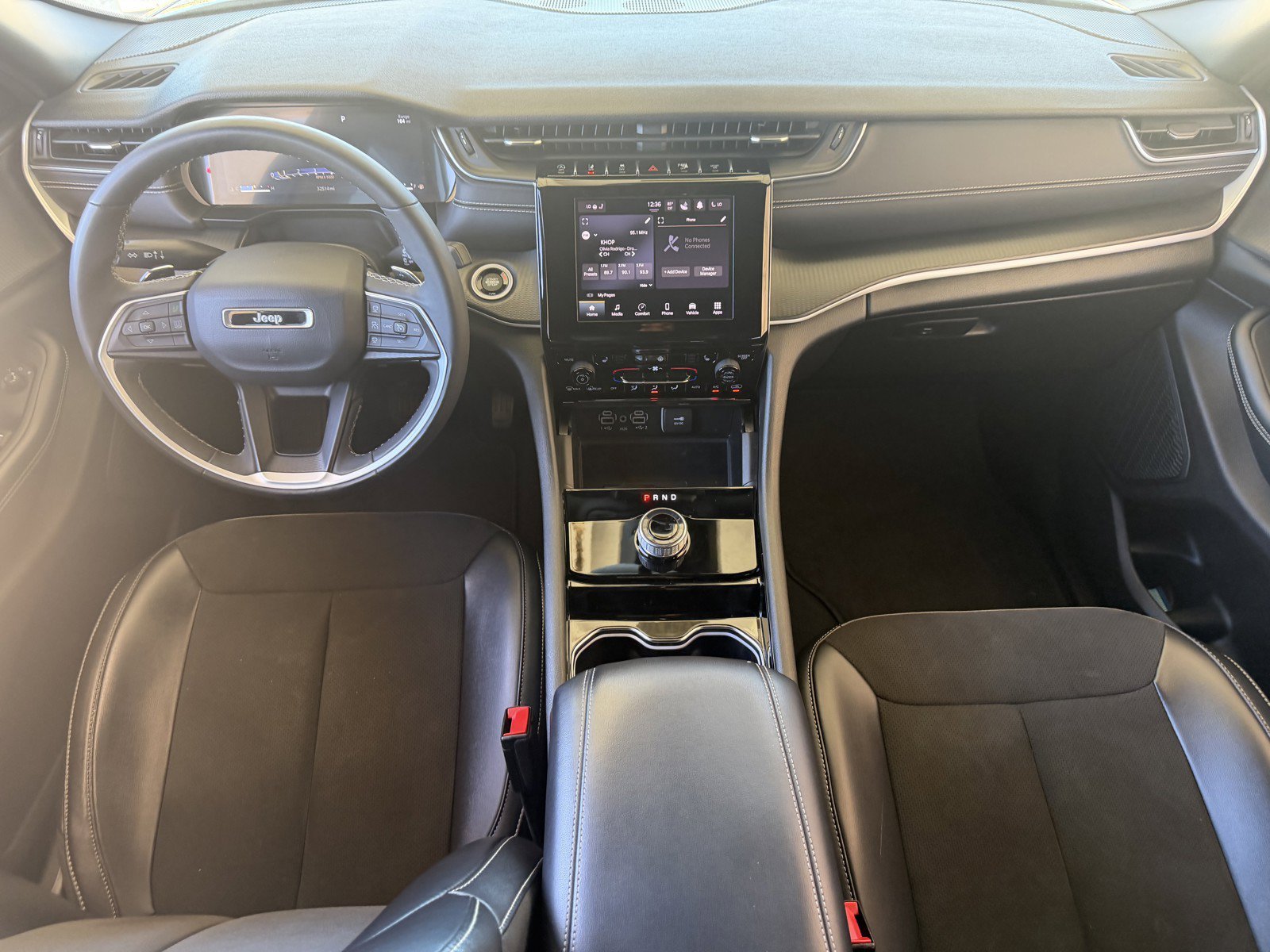 Used 2023 Baltic Gray Metallic Clearcoat Jeep Altitude image 26
