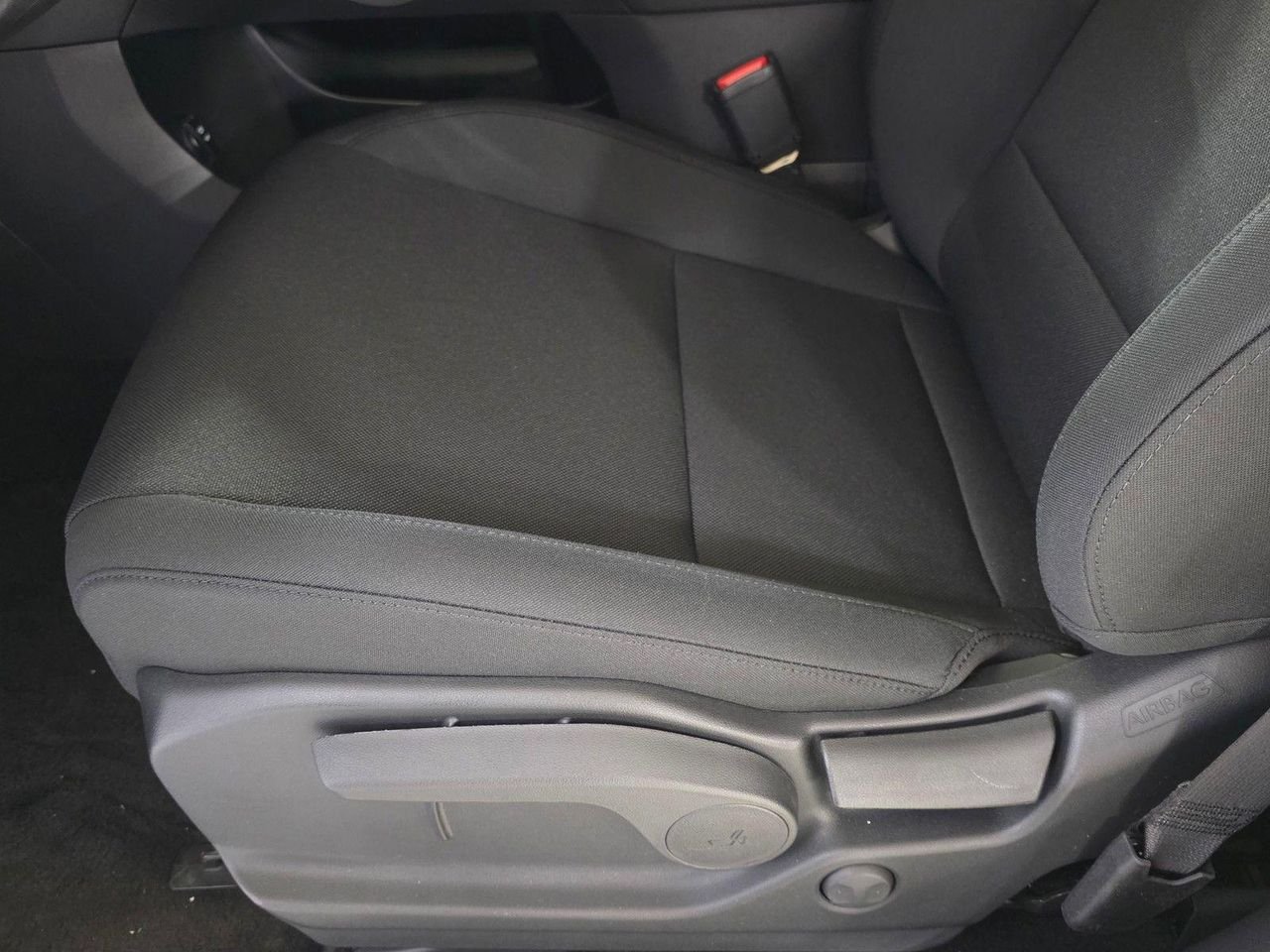 New 2026 Serenity White Hyundai SE image 24