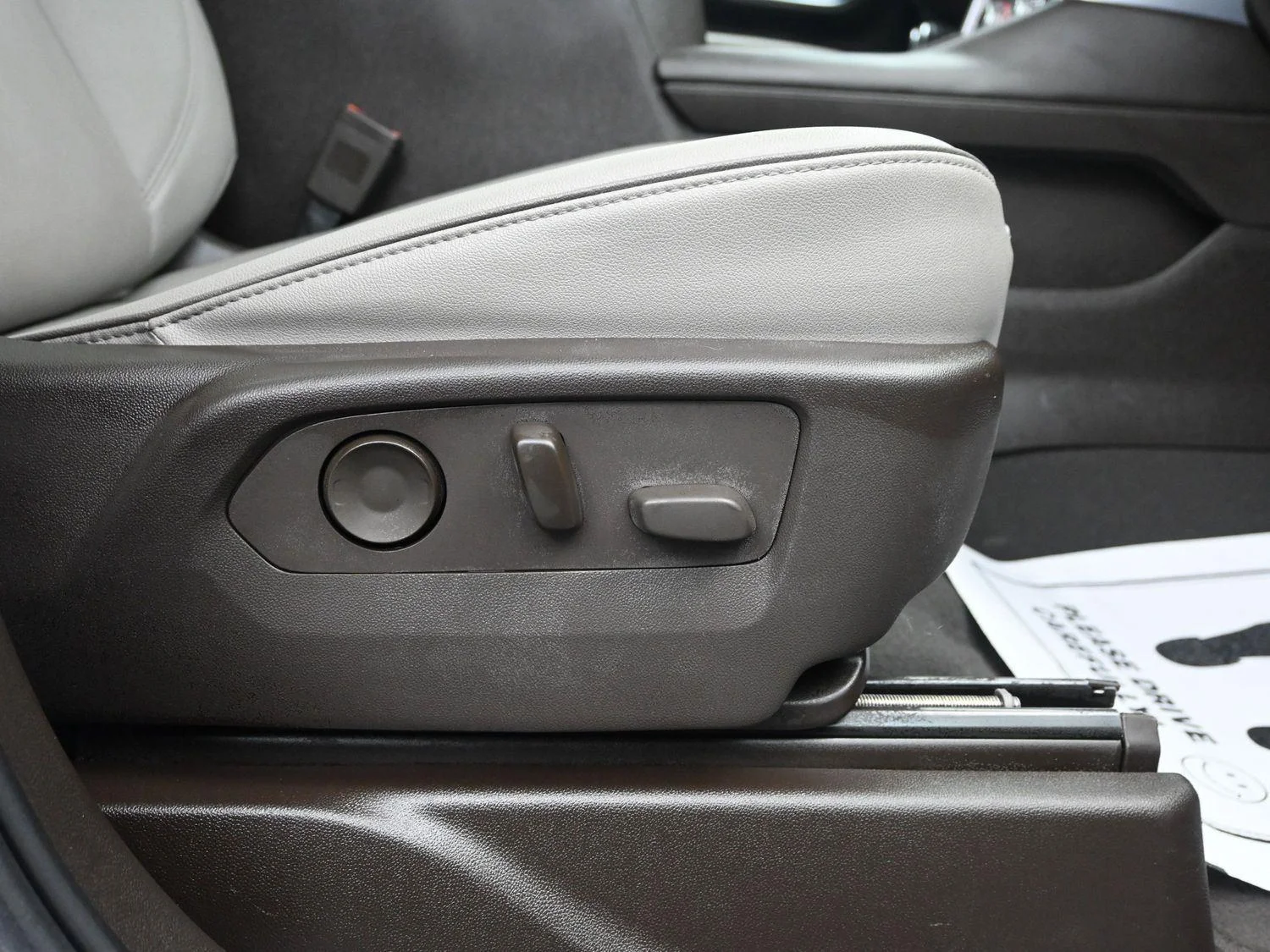Used 2022 Summit White GMC SLT image 12