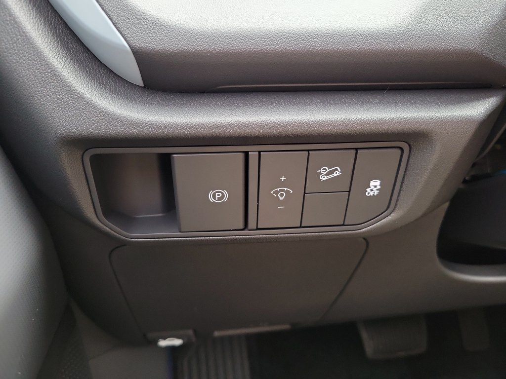 New 2027 Snow White Pearl Kia S image 22